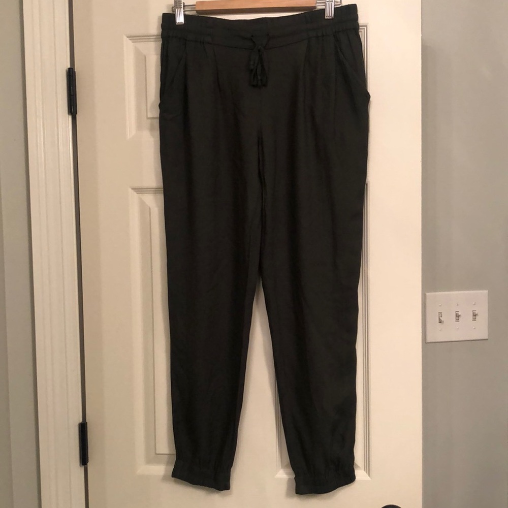 Aritzia‎ Women’s Olive Green Talula Los Felix Jogger Pants Sz Large Comfy Casual
